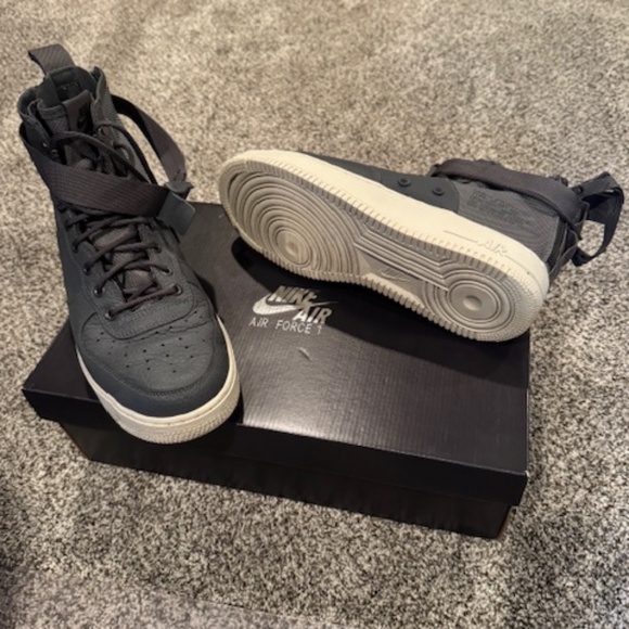 Nike SF AF1 Mid (Dark Grey) - Size 10.5 - Picture 2 of 3